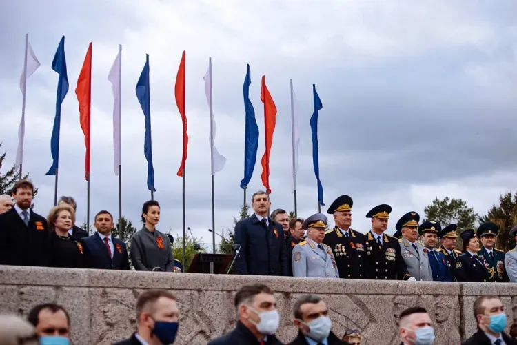 Парад Победы и портреты фронтовиков: амурчане празднуют 9 Мая