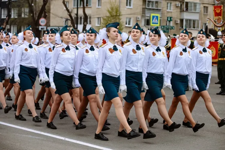 Парад Победы и портреты фронтовиков: амурчане празднуют 9 Мая