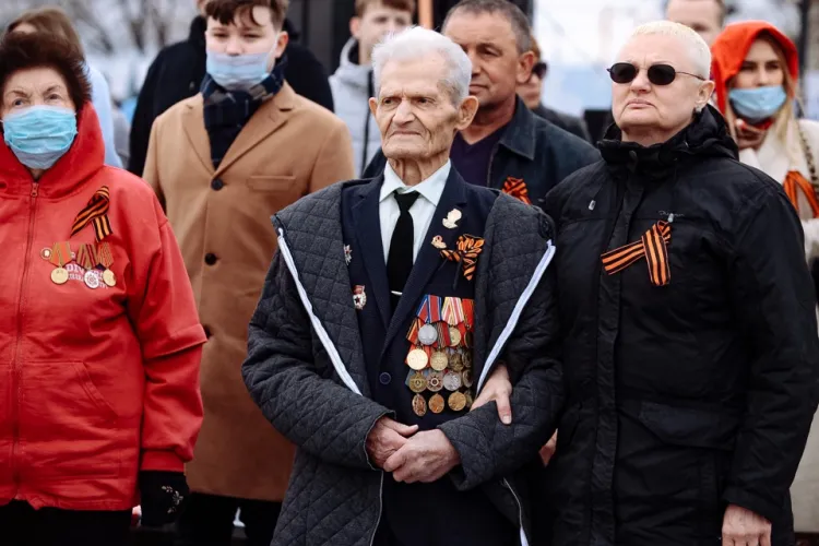 Парад Победы и портреты фронтовиков: амурчане празднуют 9 Мая