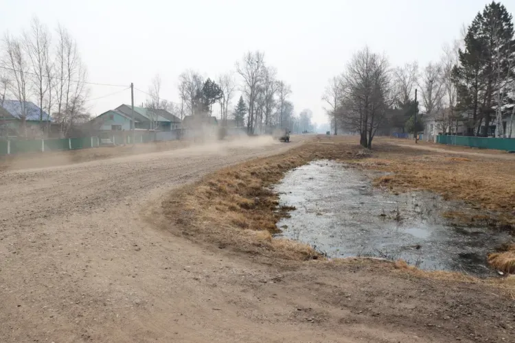 Асфальт вместо гравийки появится на двух участках дороги в селе Константиновского района