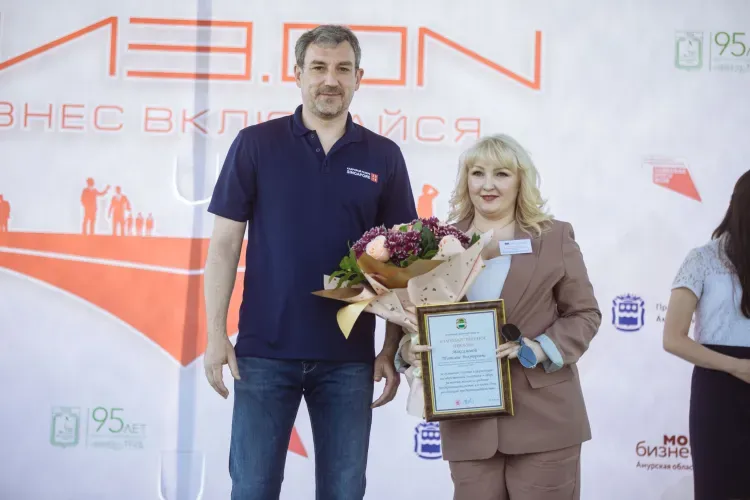 Василий Орлов поздравил амурских предпринимателей с профессиональным праздником