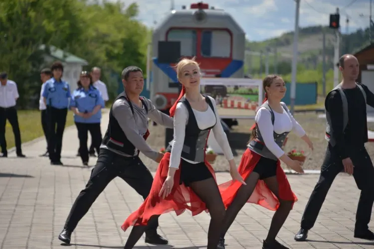 Детскую железную дорогу в Свободном назвали именем первого министра путей сообщения РФ