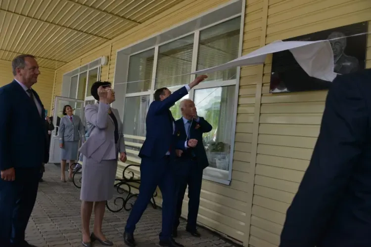 Детскую железную дорогу в Свободном назвали именем первого министра путей сообщения РФ