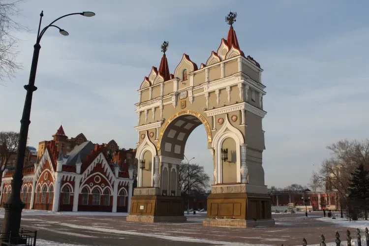Триумфальной арке в Благовещенске исполнилось 130 лет