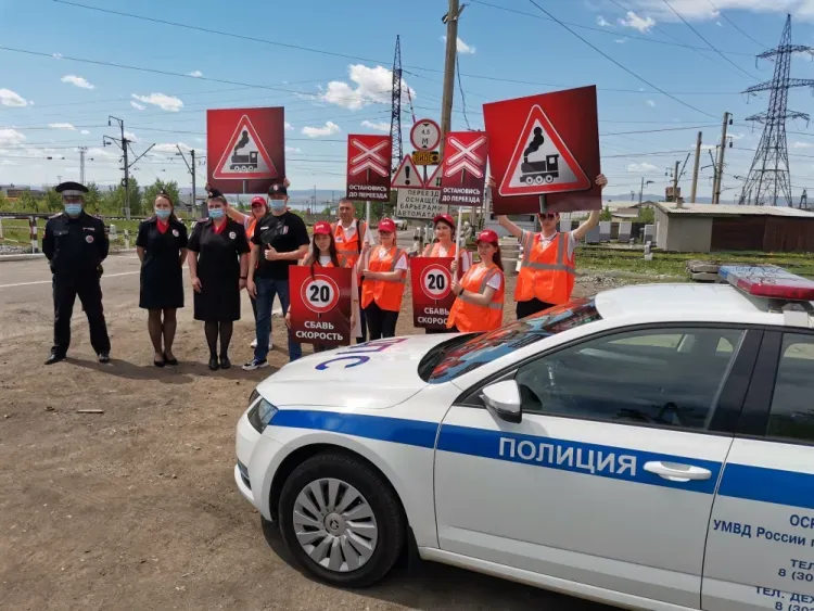 Железнодорожники напомнили автомобилистам о правилах пересечения переездов 