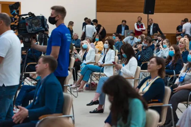 Развитие дальневосточных городов обсудили на медиасаммите во Владивостоке