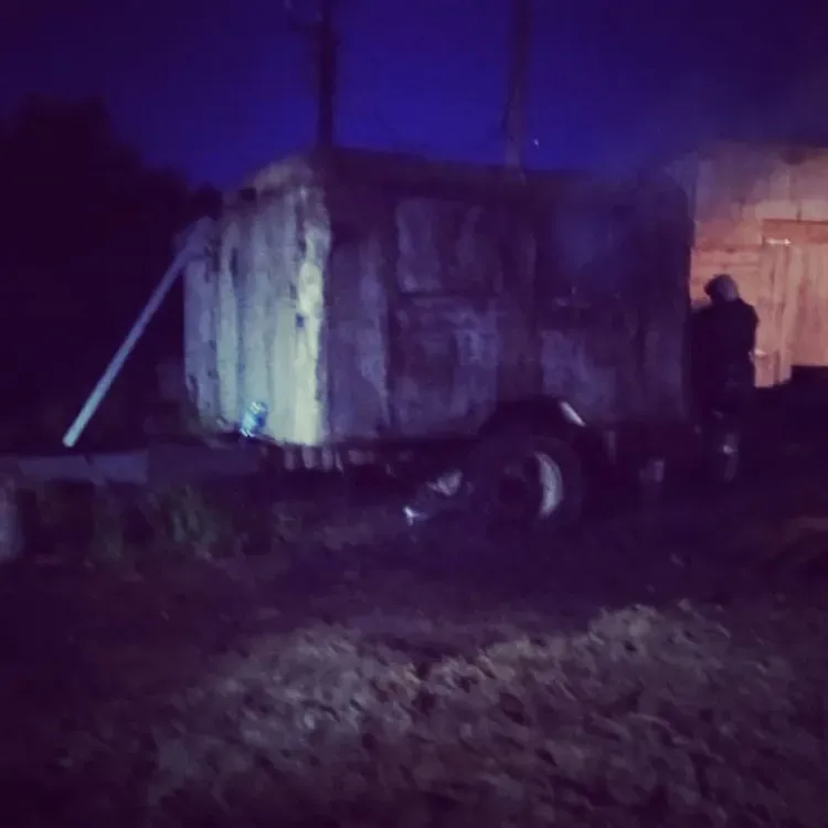 Тело мужчины обнаружили в сгоревшем вагончике в Архаре