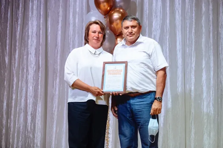 Медиков с профессиональным праздником поздравили первые лица области