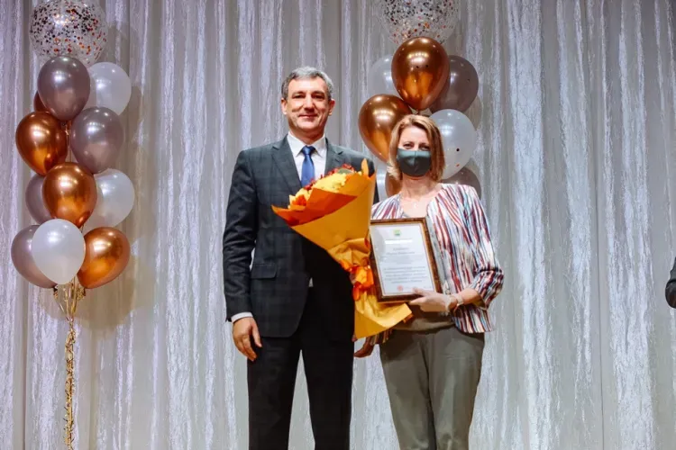 Медиков с профессиональным праздником поздравили первые лица области