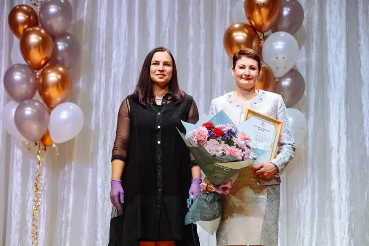 Медиков с профессиональным праздником поздравили первые лица области