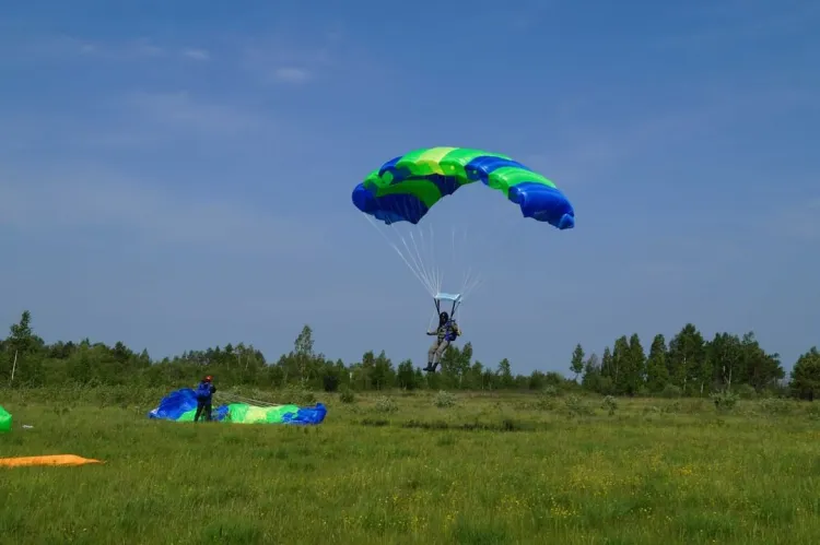 Парашюты купили воздушным пожарным Приамурья по нацпроекту