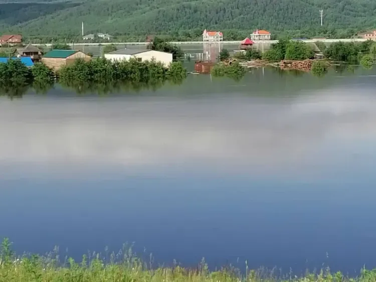 На севере Приамурья девять населенных пунктов отрезаны водой от дорог