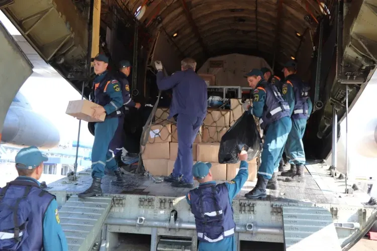 Спасатели из Сибири и Хабаровска прибыли в Амурскую область на помощь жителям