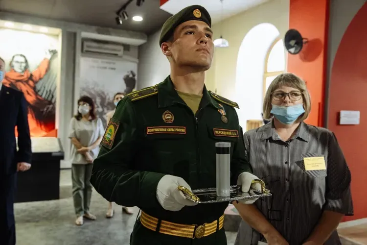 Василий Орлов стал участником церемонии передачи капсулы с землей с мест боев