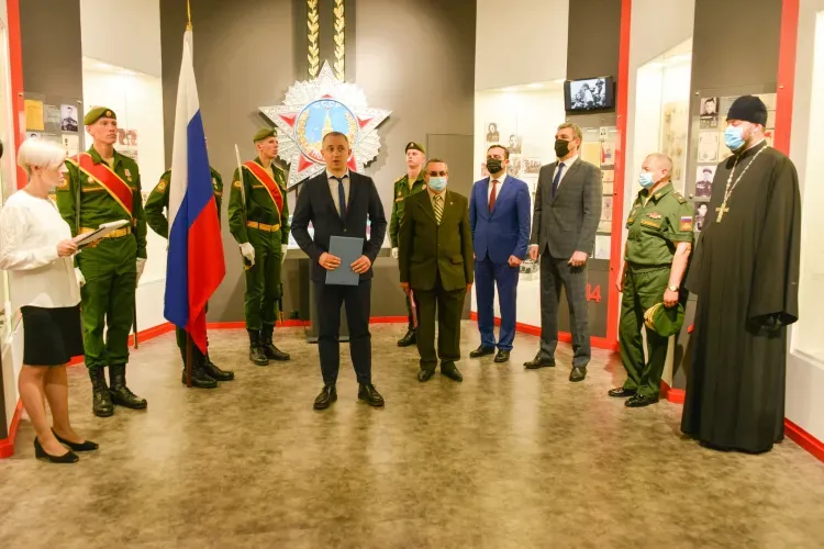 Василий Орлов стал участником церемонии передачи капсулы с землей с мест боев