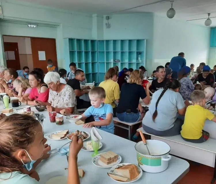 Меню для пострадавших от паводка показали в ПВР Чигирей