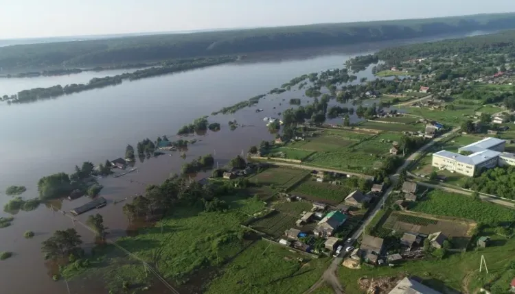 В подтопленной Амурской области эвакуировали почти тысячу жителей