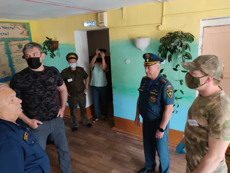 Губернатор и замминистра МЧС оценили готовность Константиновского района к пику паводка