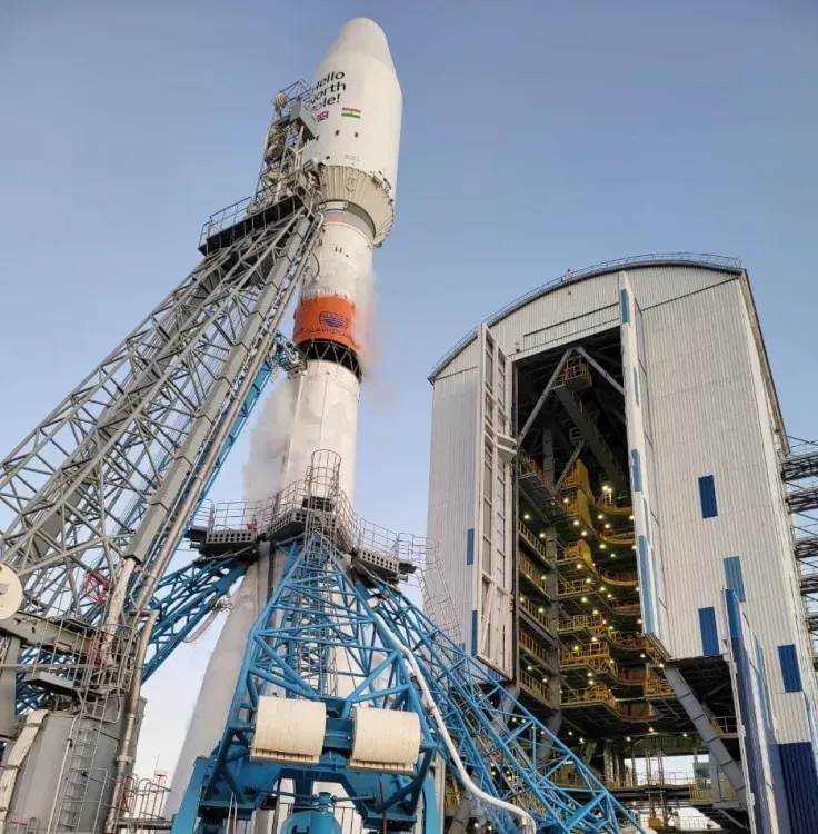 Ракета на старте Ракета "Союз" с 36 космическими спутниками успешно стартовала с Восточного