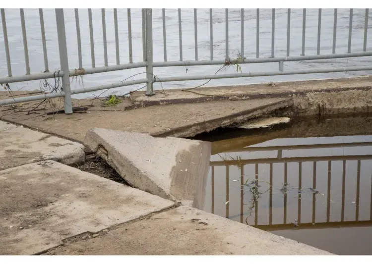 На набережной Благовещенска из-за наводнения пострадали два участка