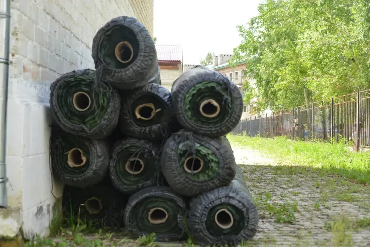 Реконструкцию стадиона в школе Циолковского оценил председатель Заксобрания