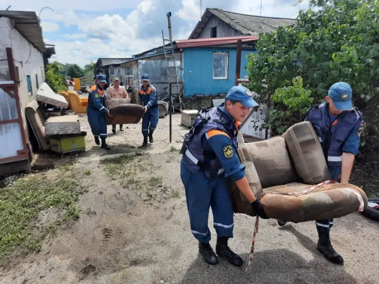 Вода после паводка остается в 63 домах амурчан