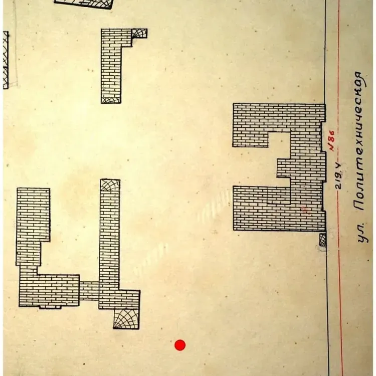 Выгребную яму старинного туалета нашли возле ДальГАУ
