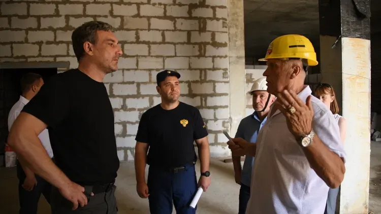 Василий Орлов оценил строительство самой большой школы региона