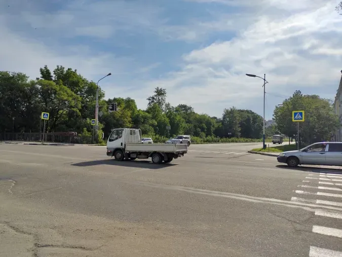В Благовещенске на пяти перекрестках появятся правоповоротные полосы