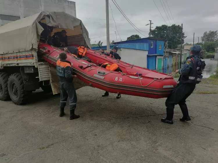 Томь отступает: вода в подтопленном Белогорске идет на спад