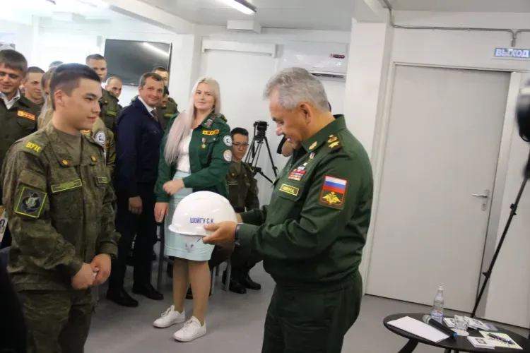 Сергей Шойгу открыл в Амурской области стройку второй ветки БАМа . Фоторепортаж