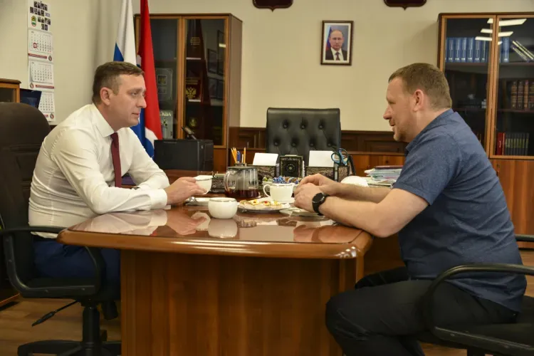 Благодарность за спасение ребенка вручили амурскому врачу