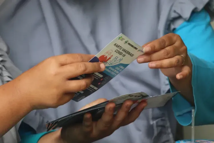 120 лет тюрьмы грозит фармацевту в США за продажу сертификатов о вакцинации