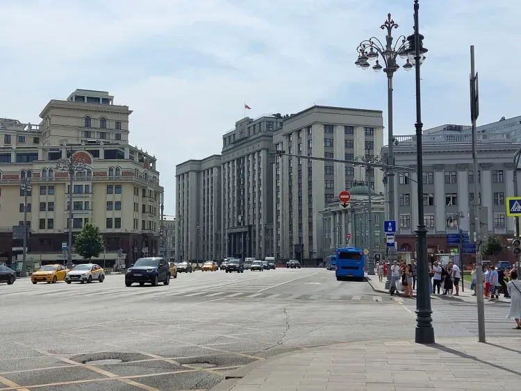 Выплаты по 10 тысяч рублей на каждого члена семьи с детьми ежемесячно предлагают депутаты