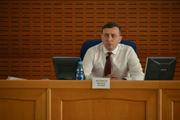 Вячеслав Логинов: «Амурчане, получившие отказ в присвоении звания «Ветеран труда» смогут обратиться за ним вновь»