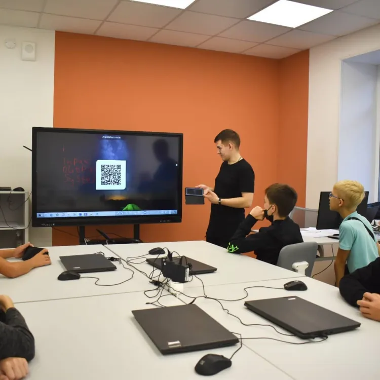 Программированию и Web-разработке научат амурских школьников в "IT-кубе"