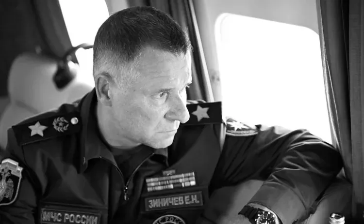 Губернатор Приамурья выразил соболезнования после гибели министра МЧС Зиничева