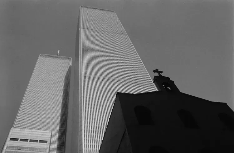 Жертв терактов 11 сентября вспоминают в США спустя 20 лет