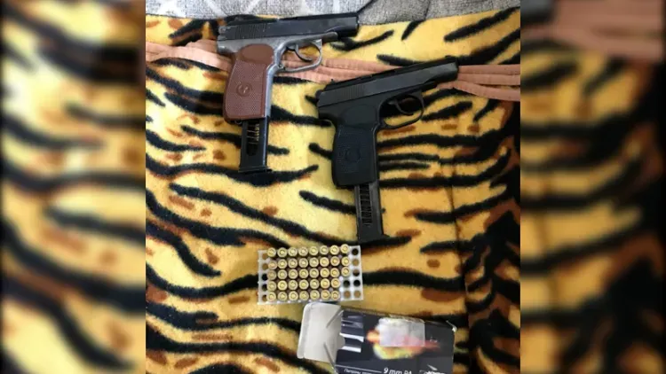 Химик оборудовал в квартире подпольную нарколабораторию и сбывал наркотики через "закладки" в Приморье