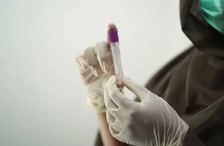 Тест на коронавирус по любым пробам биологических жидкостей создали в России