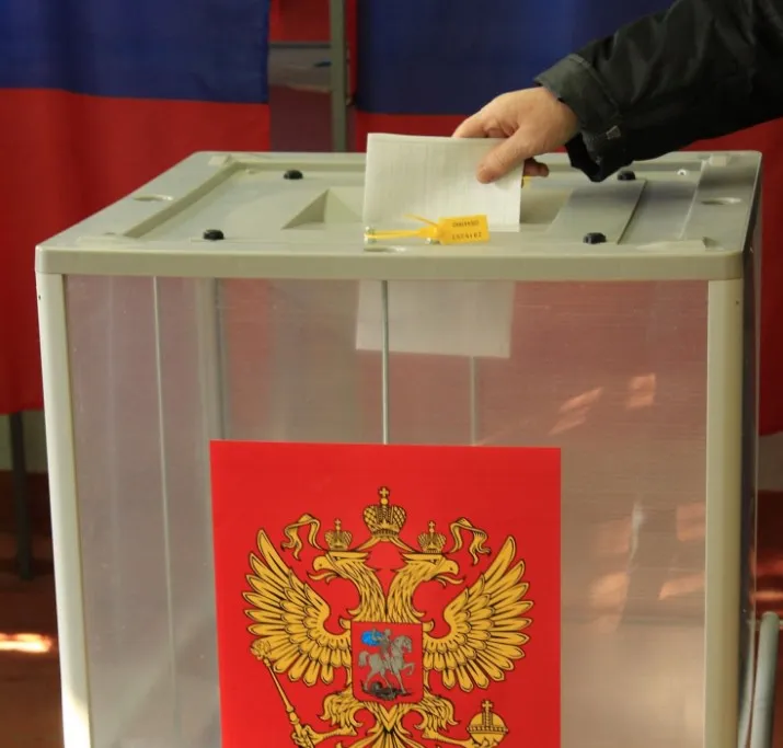 Основной день выборов начался в России