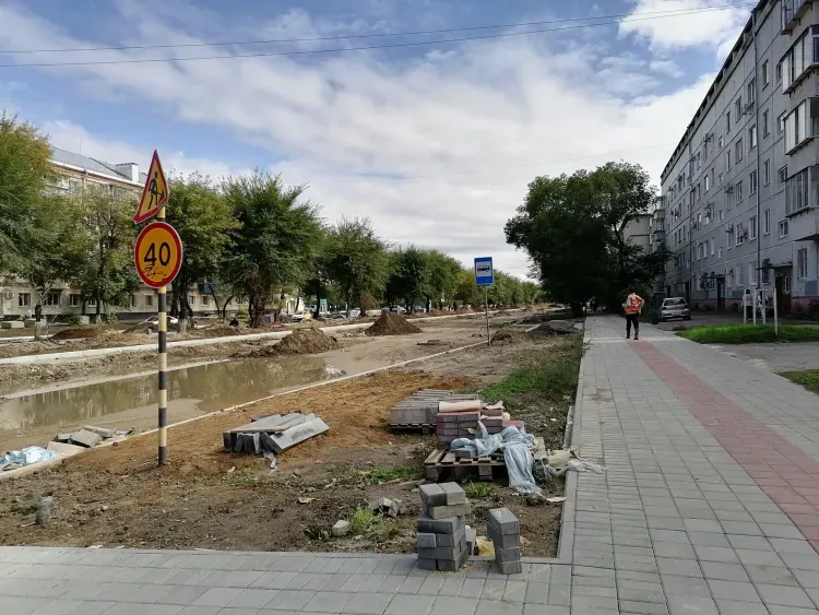 На улице Горького в Благовещенске открыли для движения больше половины участков