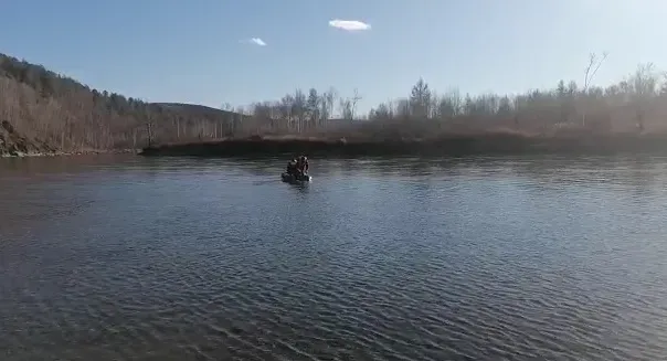 Поиски пропавшего рыбака в Сковородинском районе осложнило течение реки