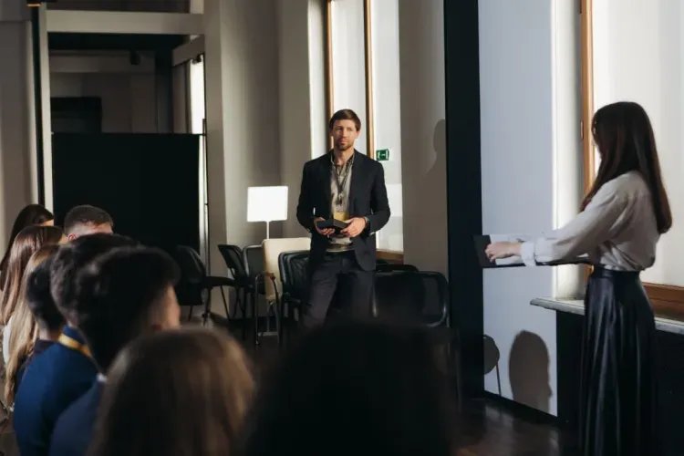 Сенатор от Амурской области запустит проект по поддержке талантливых школьников