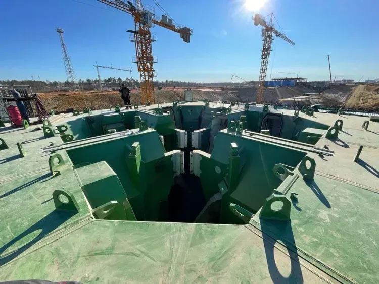 На космодроме Восточный собрали пусковой стал для ракеты "Ангара"