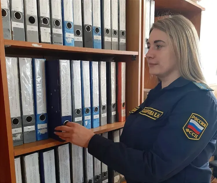 Бизнес-леди из Зеи погасила долг в 3 млн рублей, чтобы продать магазин