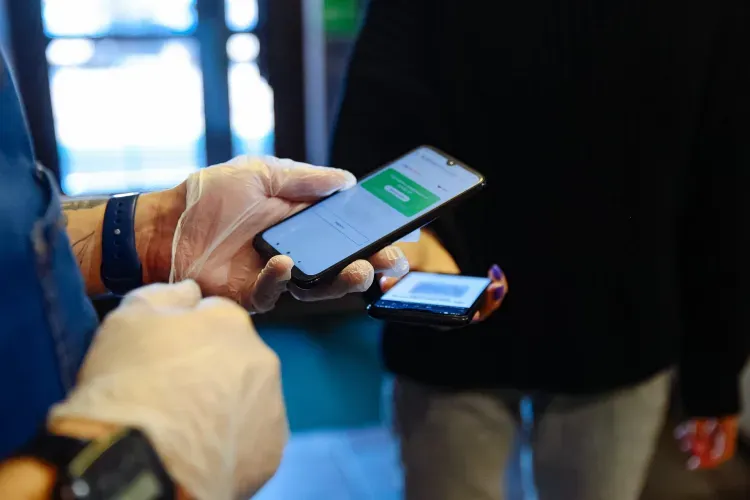 Первого нарушителя системы QR-кодов в торговых центрах выявили в Благовещенске