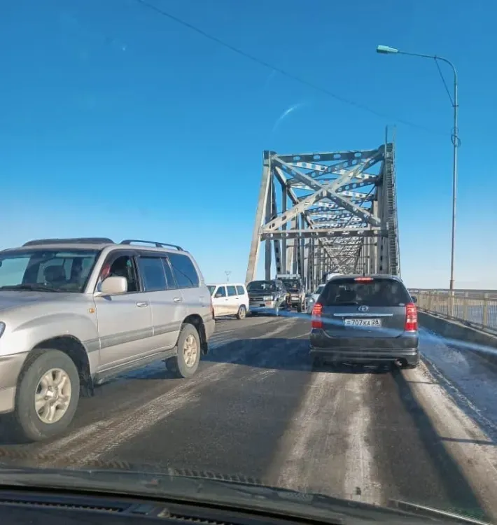 ДТП с тремя автомобилями вызвало затор на мосту через Зею в Благовещенске