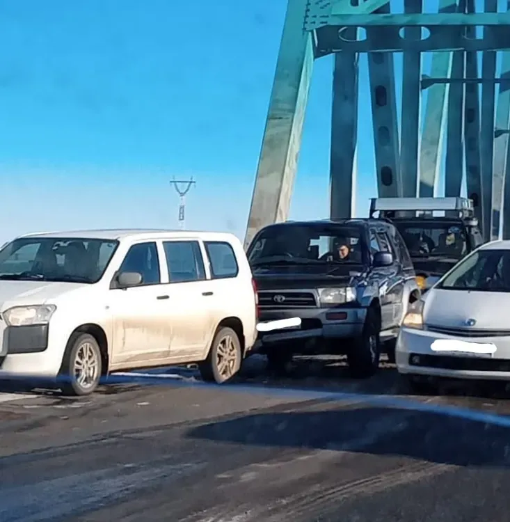 ДТП с тремя автомобилями вызвало затор на мосту через Зею в Благовещенске