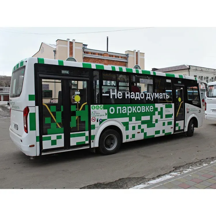 Новые автобусы со слоганами выходят на маршруты в Благовещенске